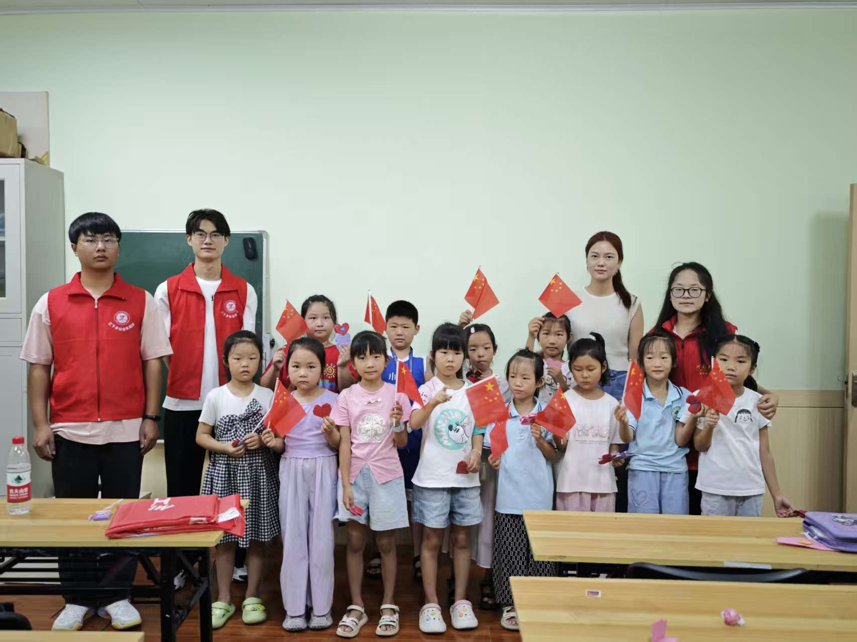 �ú���ʷ ���ô�н �������ϴ�ѧ����ѧԺ���ٺ��١�̽��Դ������ꡱʵ���Ӹ����ؿ�չ���ڡ������硱�