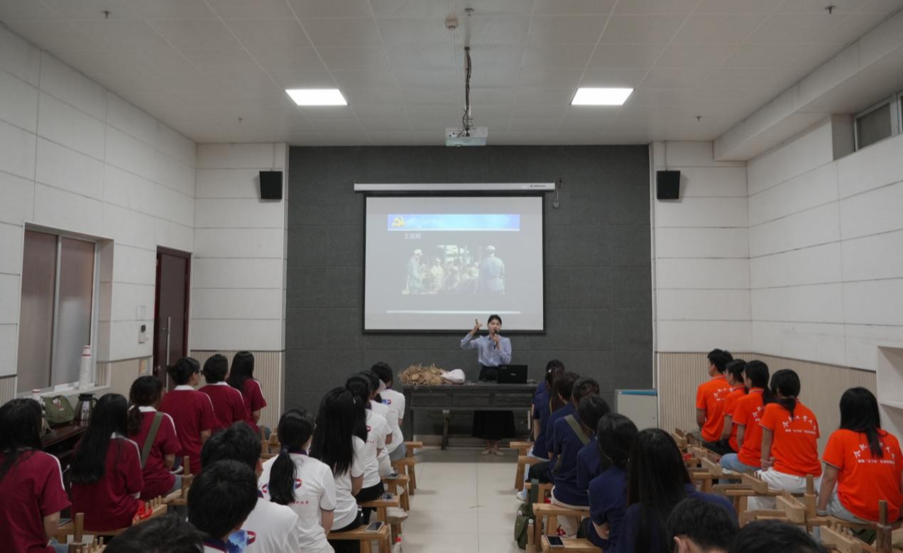 ��Ь��γ֯���ģ�VR����ȼ�ǻ�