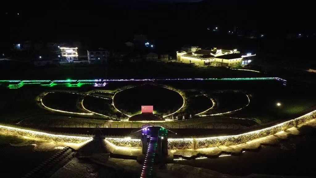 上莲村夜景 罗浩鑫摄s