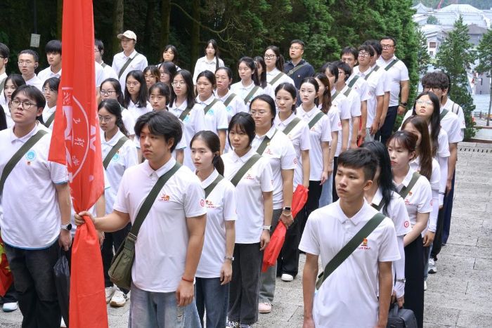 ���Ϲ���ѧ���߽�����ɽС�����ҽԺ������ɽ�µ���������