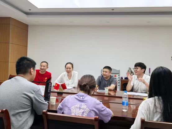 �Ͼ��ƾ���ѧ����ѧԺ����һ����͡��Ŷ�������н�կ����