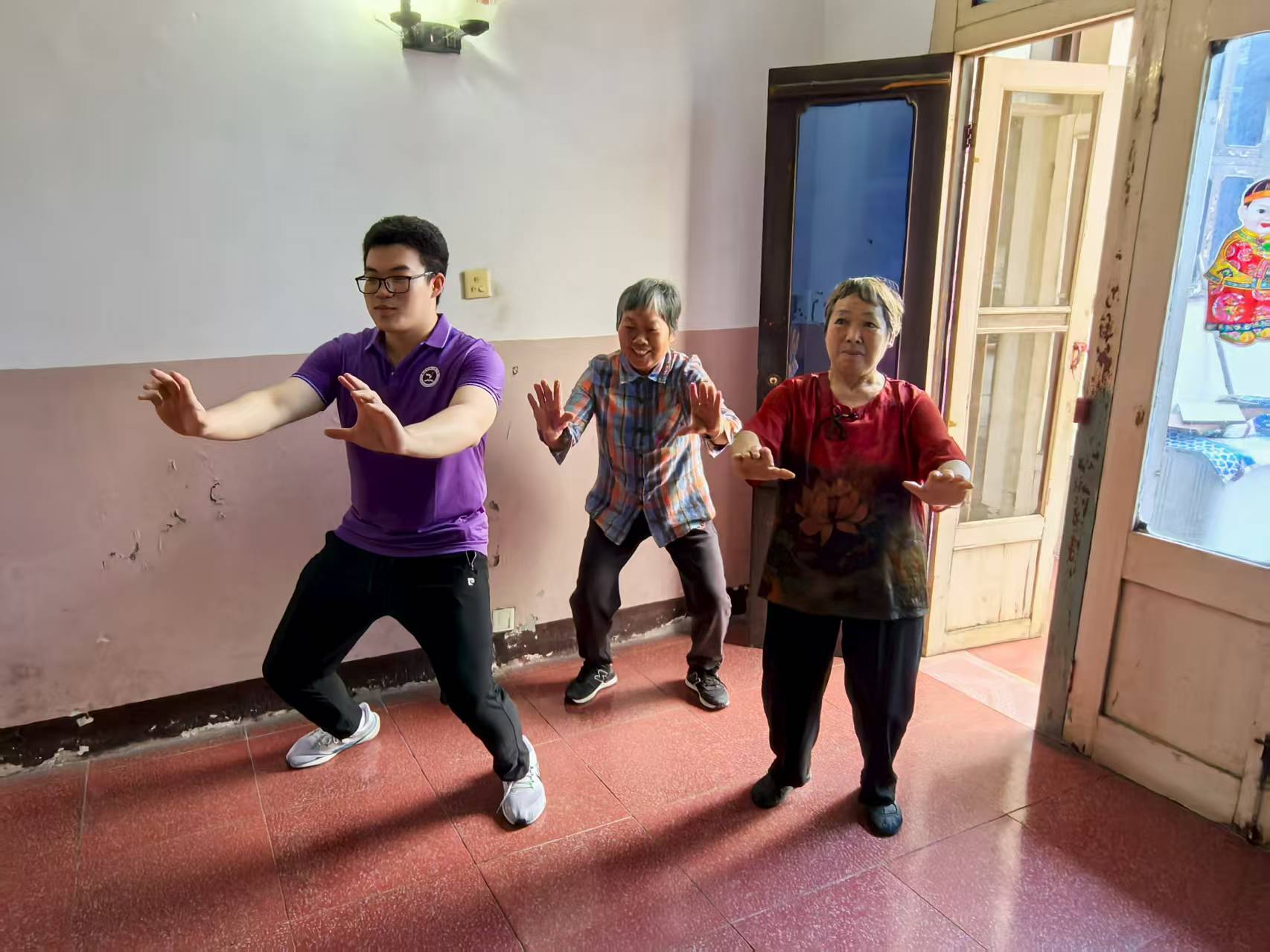 ����ϰ̫��������ů���ġ�������ѧ���߽���������̫���Ļ�