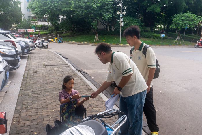 �������˺ӣ��ഺ ���ա� ���� ���� ����������ѧ��ɫ��չ�����Żʵ¼