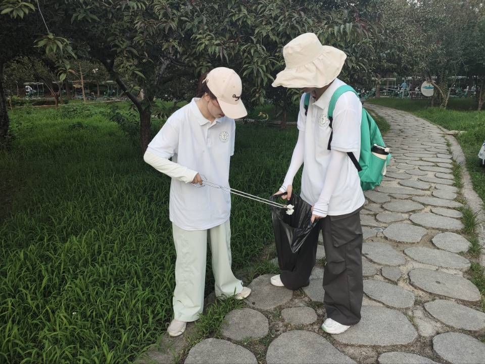 ����һ˲���ഺ���𡪡�����ҽ�ƴ�ѧ�������ж����������Ӻ�