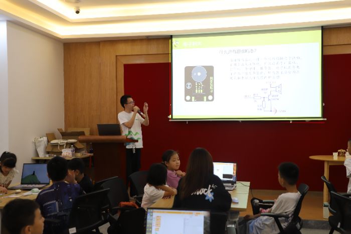 �������Σ�����������ͯȤ����˼