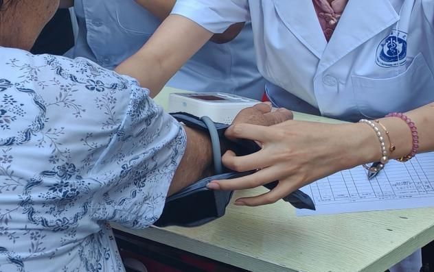 ͼΪ����ӳ�ԱΪ������Ѫѹ �¼���ͨѶԱ��