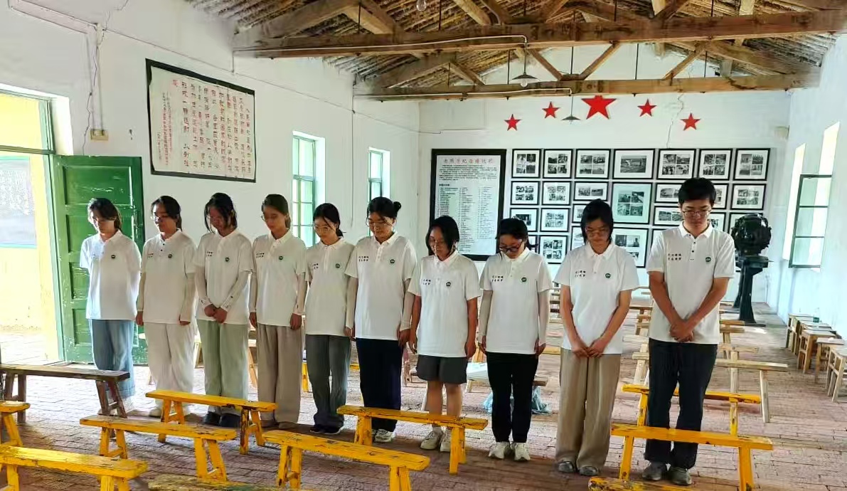 ��ʷ����ǿ���� �����˱ߵ�ʹ�� ----ʯ���Ӵ�ѧ��չ���������±�88������������