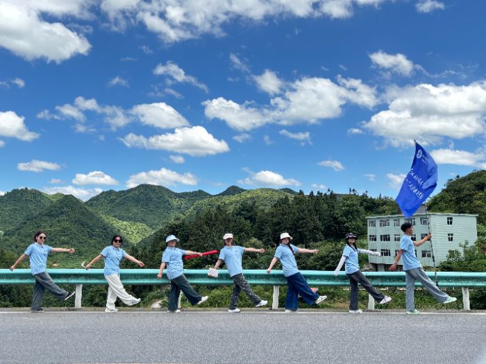 �����硰����ͬ�С��������ʵ����,������ɽ������ѧϰ������