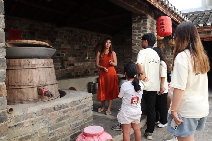 �������������Ļ�������ഺ�����С���������ѧ�����ݡ����������Ρ����������顱�������ʵ����ʵ