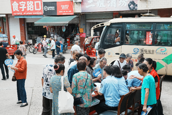 ����˾������ѧԺ������ө��桱ʵ�����߽��Ĵ�����ʯ��壺��թ������������ֻ������ǻ����