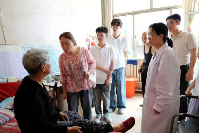 ����־������ͼ ������ůɫͷ��