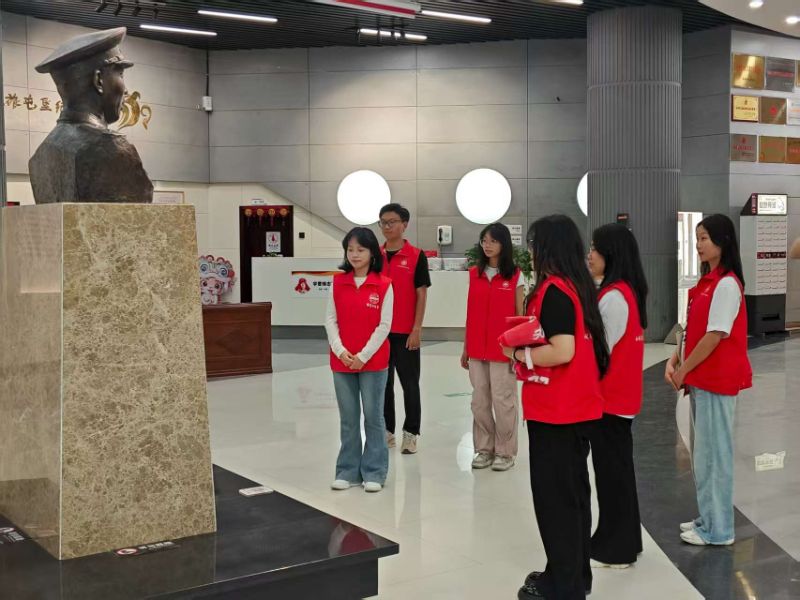 ���к�ɫ���� �������񡪡�ʵ���Ŷ�̽��������ü����