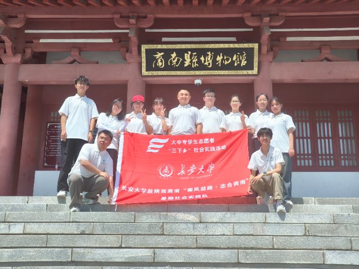 �ഺͦ��|�廳Ӣ������ģ�����Ѫ���µ���