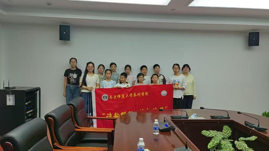 ʫ��̽�д�н��ͯ���������⻪������ʫ��̽�У��ž䴫н���Ϻ���ʵ������