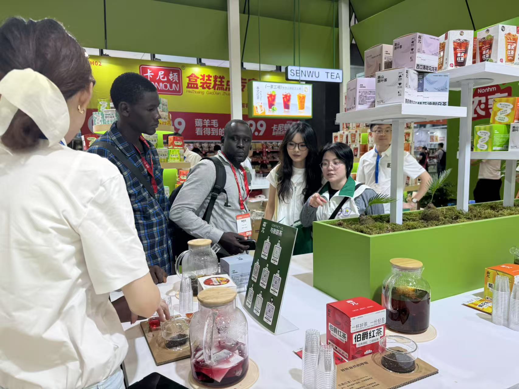 ����ְҵ��ѧ������ʳ�ϡ��������족ʵ���ӵ��к�Ͽ����ʳƷ���׻�