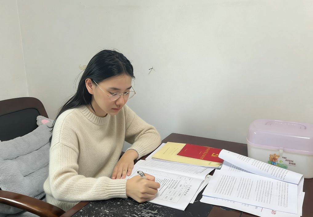 �������ģ�������С������١������硱ʵ���