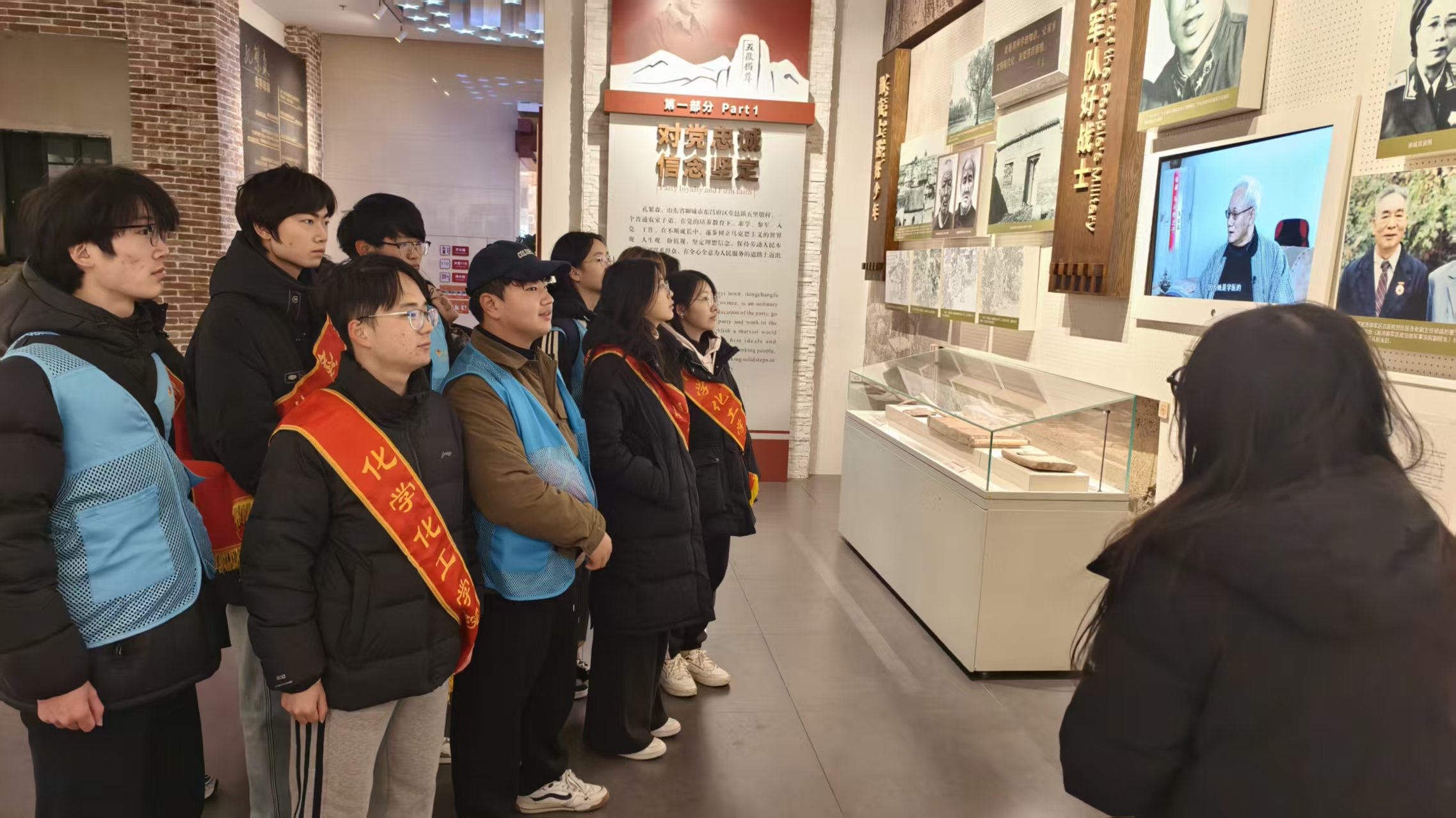 ��ѧ����ѧԺů��־Ը����Ӿٰ조׷Ѱ��ģ�㼣�������ഺ�����ġ���ɫ�������ʵ���