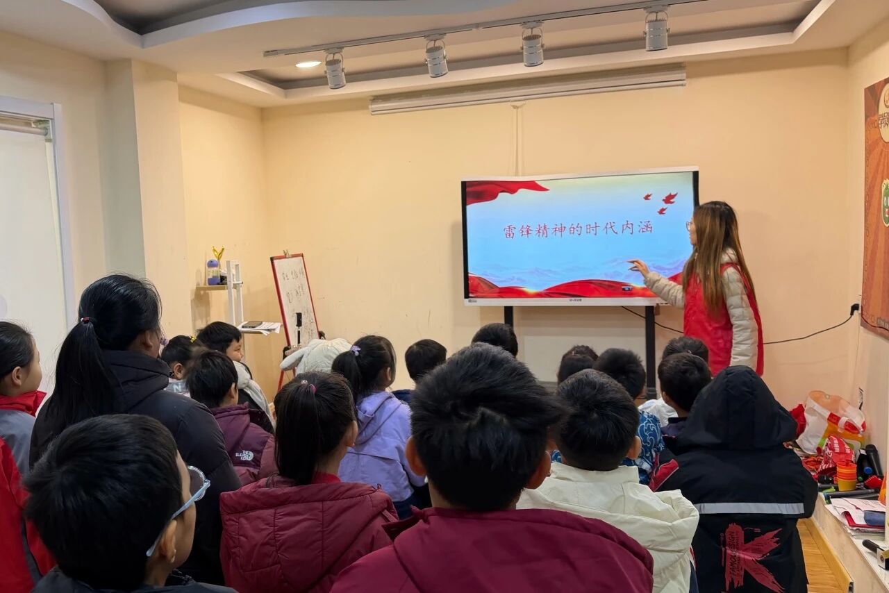 �ĳǴ�ѧ����ѧԺ����ϵ�﷫־Ը���ȷ�ӿ�չ�������׷澫�񣬼����ഺ������־Ը����