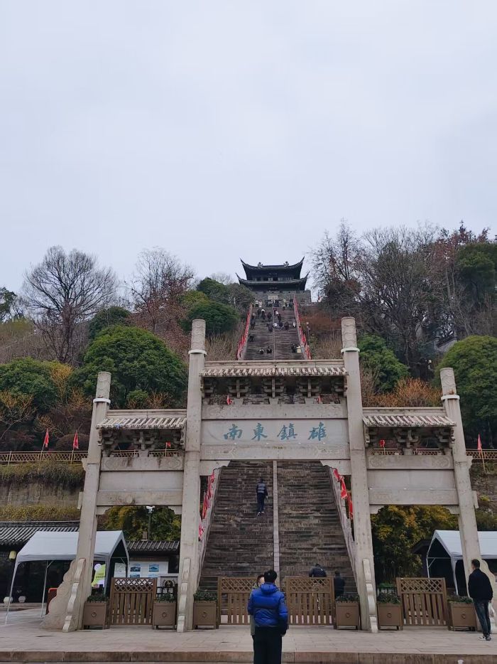 ����������ѧ���ٺ������������С� �������ʵ���Ŷ�̽���ٺ��ų�ǽ��������ǧ��שʯ����������