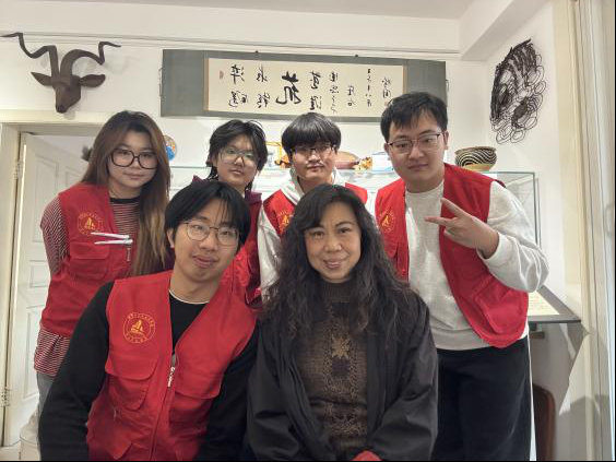 �����Ŵ����ˣ�չ���ഺ���