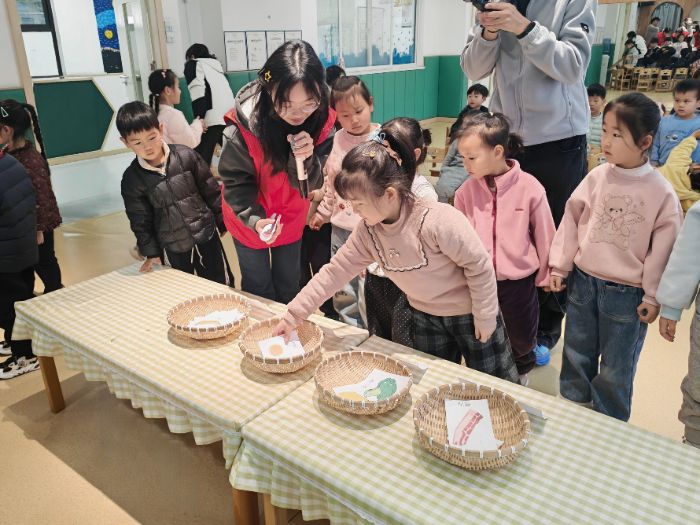 ���ഺ֮�ң�����ʳ����֮Լ:֣���Ṥҵ��ѧ���ഺʳ���С��Ŷ�����ͯ�ģ�����ʳ������֮��