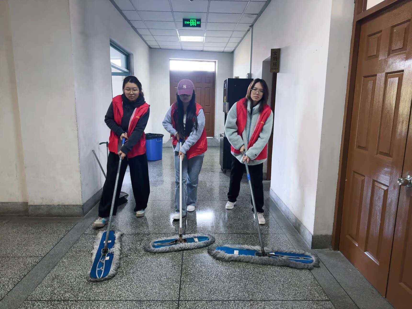 24��ʳƷ��ѧ�빤��2����֧����չ���ഺ־Ը�У������ྻУ԰���������ջ