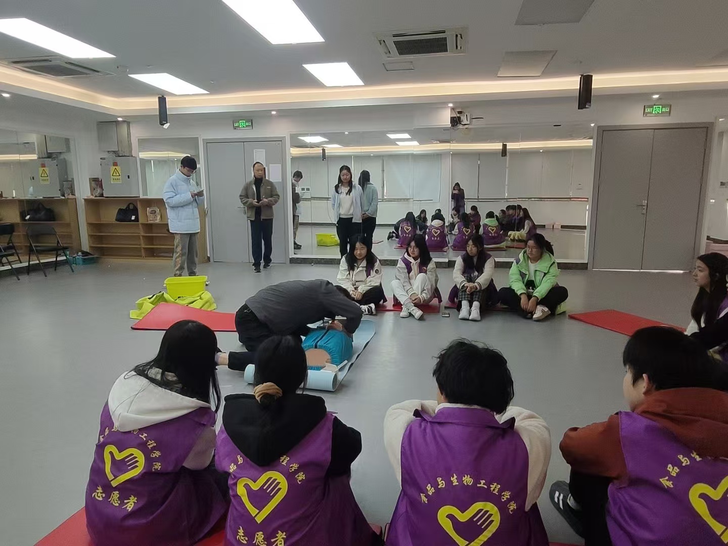 ���ռ���Ӳ���ܣ���������ů��������������ѧʳƷ�����﹤��ѧԺ��ʮ����ѵ����ȫ���ԾȻ���