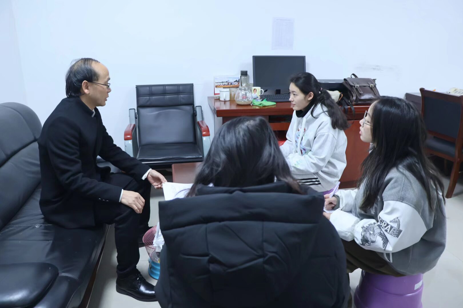 ����ʦ��ѧ�Ӹ��������С������з��Ŵ��壬�������������