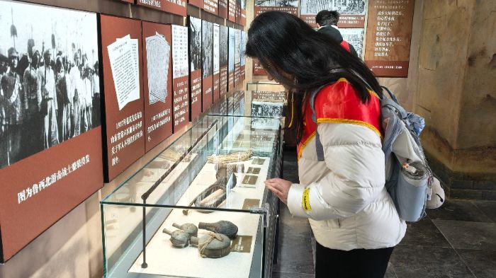 �ĳǴ�ѧ��ѧ����ѧԺ��չ����Ⱥ��Եط���ɫ�Ļ���֪�̶ȵ��С���������ʿ�����