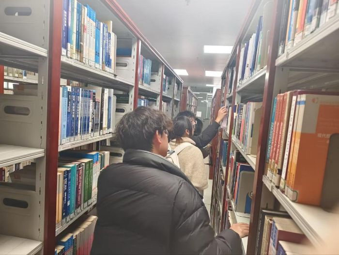 ��̽���������� ���������ġ��������ʵ��� �������������ŶӸ�������ѧͼ��ݿ�չ���������Ļ��鼮���л