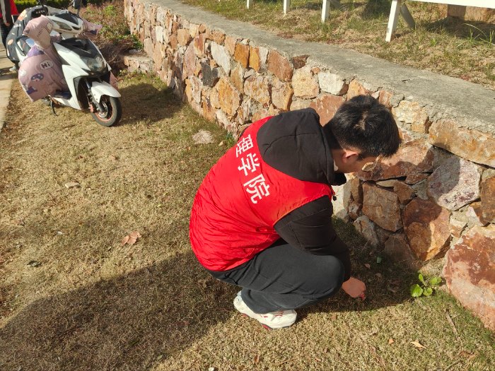 ����ɽ������Ϊ�ʣ��ഺͦ�ߵ�ʹ�����������ʵ����������տƼ���ѧ��ѧԺ2322105042��֧������ɽ��չ������������Ȼ�����