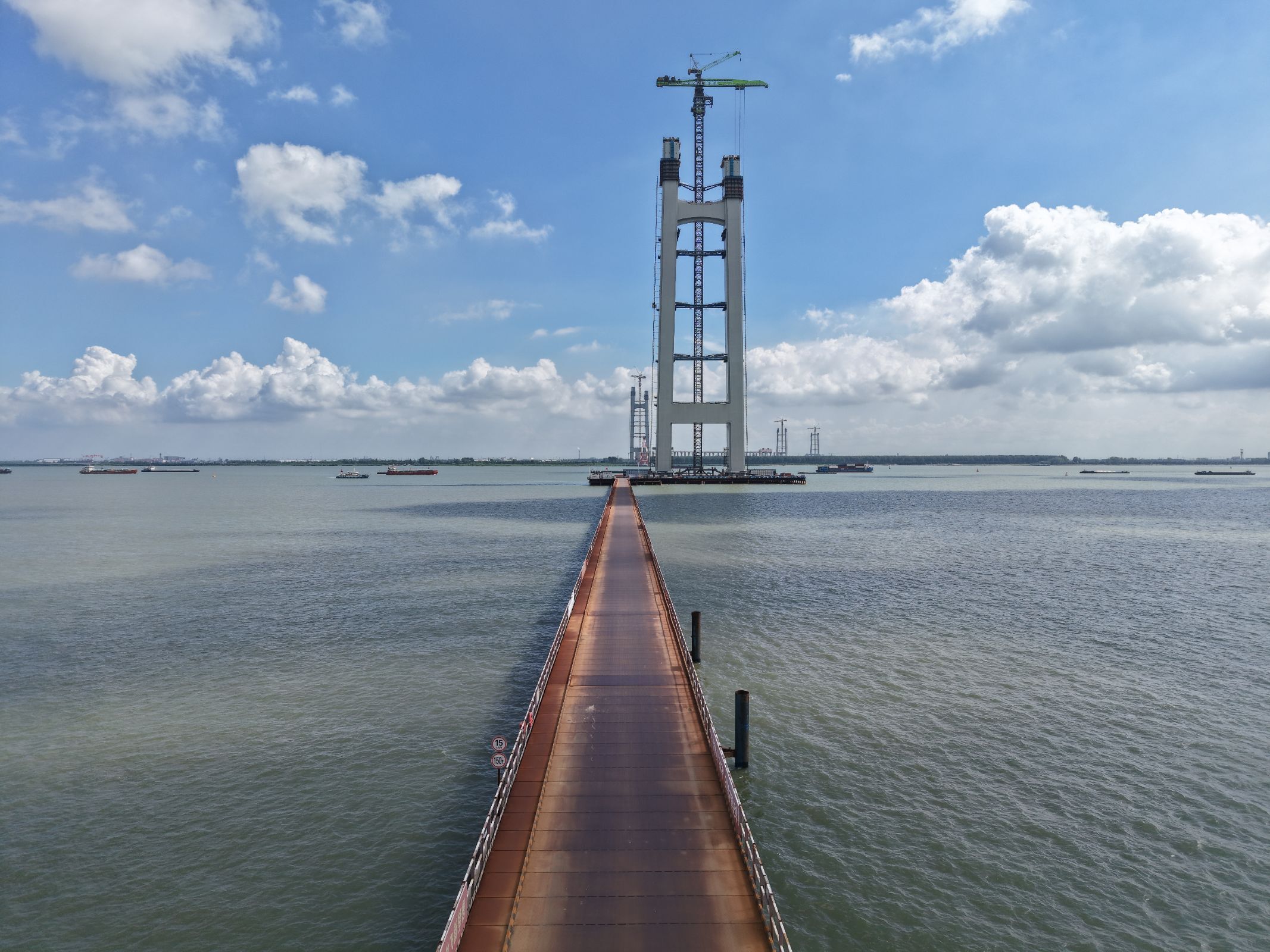 ������ѧ�������ǡ���ͨǿ����·�С��������ʵ����ǰ���Ϻ�������չ�ݿ�չʵ���