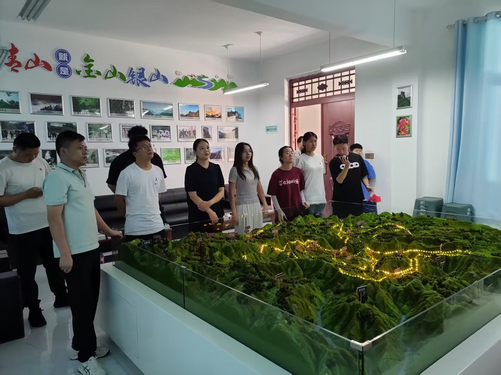 һ��������������ˡ�ʵ���Ρ���������ͨ��ѧ����ѧԺ��������������ԴѧԺѧ����֧���������ش����չ��ѧ����