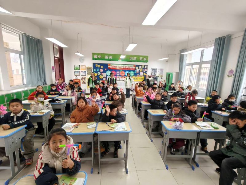 ���ε��°�ȫ�� �ػ�ͯ��ɳ��� ������Ժ��̫��·Сѧ��չ�ܵ���ȫ֪ʶ����־Ը�