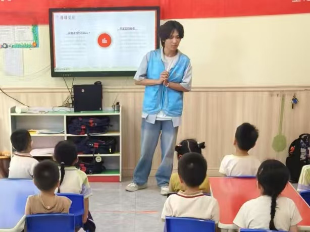 �ĳǴ�ѧ��ѧ����ѧԺ��֮Դ־Ը����Ӿٰ조Ʒ��ɫ�鼮�����ȱ�����־Ը����