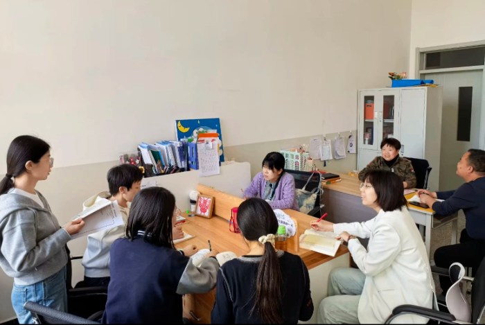 ���½����������������á�������ʦ����ѧӢ������ʵ���ӿ�չ���������ʵ���