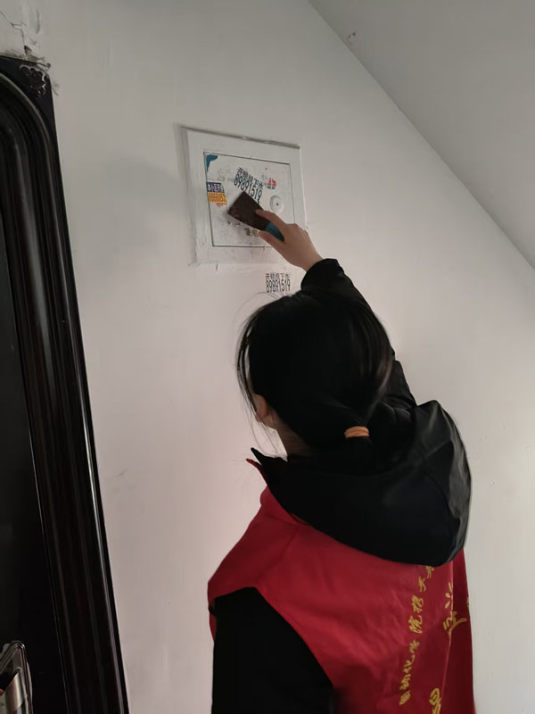 �ഺ���н�������ʵ�������Ե����������ѧ�Ӻ�������������չ־Ը�������ʵ��