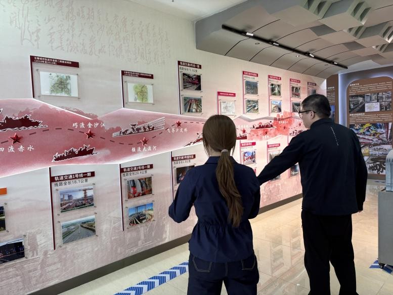 �ع��Ϊ�������һ�߼��н�ͨǿ��ʹ�� ����ר�ó��������ͨ����ս�Է�չ������;