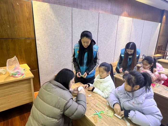 �۽�������������ͯ�ذ���ʵ�����߽��ĳ��й�¥�ֵ�����������չ���ʵ��