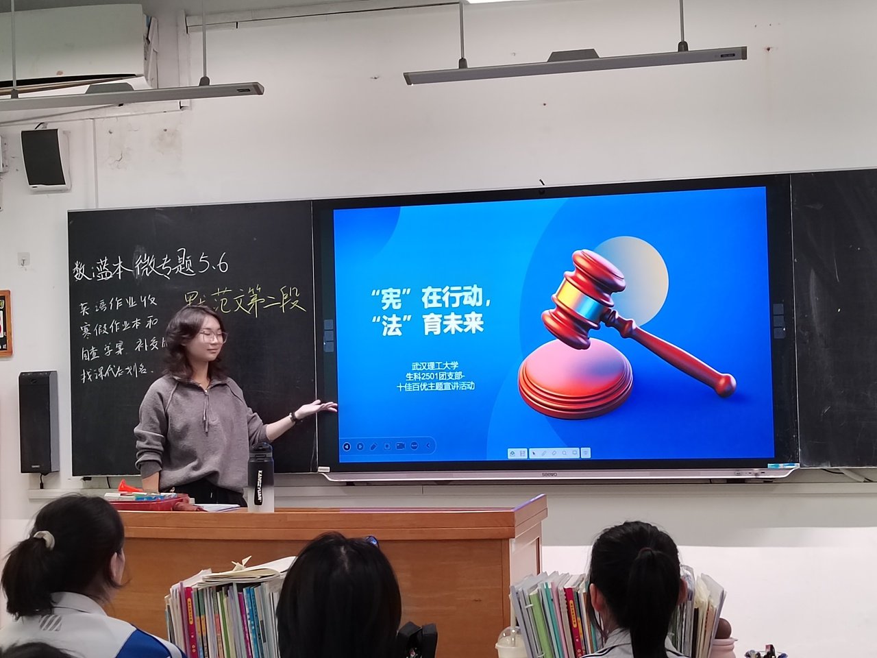 �շ����� ֪�к�һ����������2501��֧����ά��չ���ν���ϵ�л