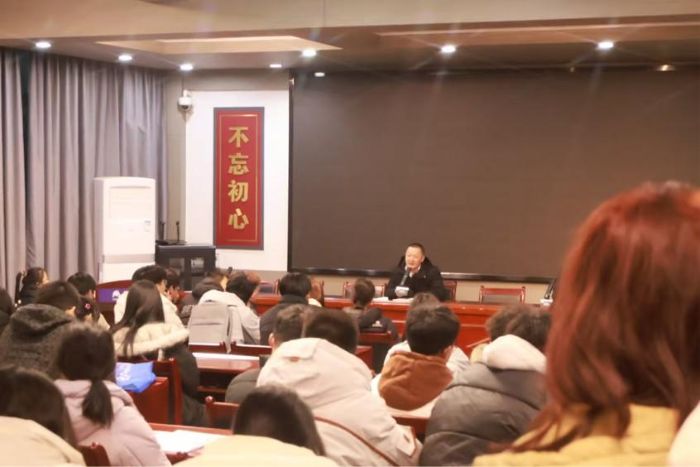 ����ϵĸУ �������󡱡���������ѧ�ӷ�������������ѧ�����θ߿�