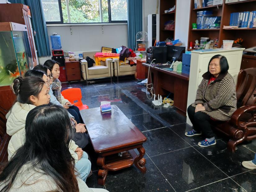 �ػ���ֹ����Я�ֵ���ů��������ʦ����ѧС֪�������Ŷӿ�չ���ʵ���