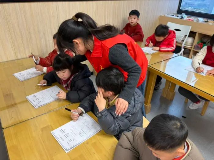 ���н������ģ���ʵ���гɳ����������깬�����������ʵ���ܽ�