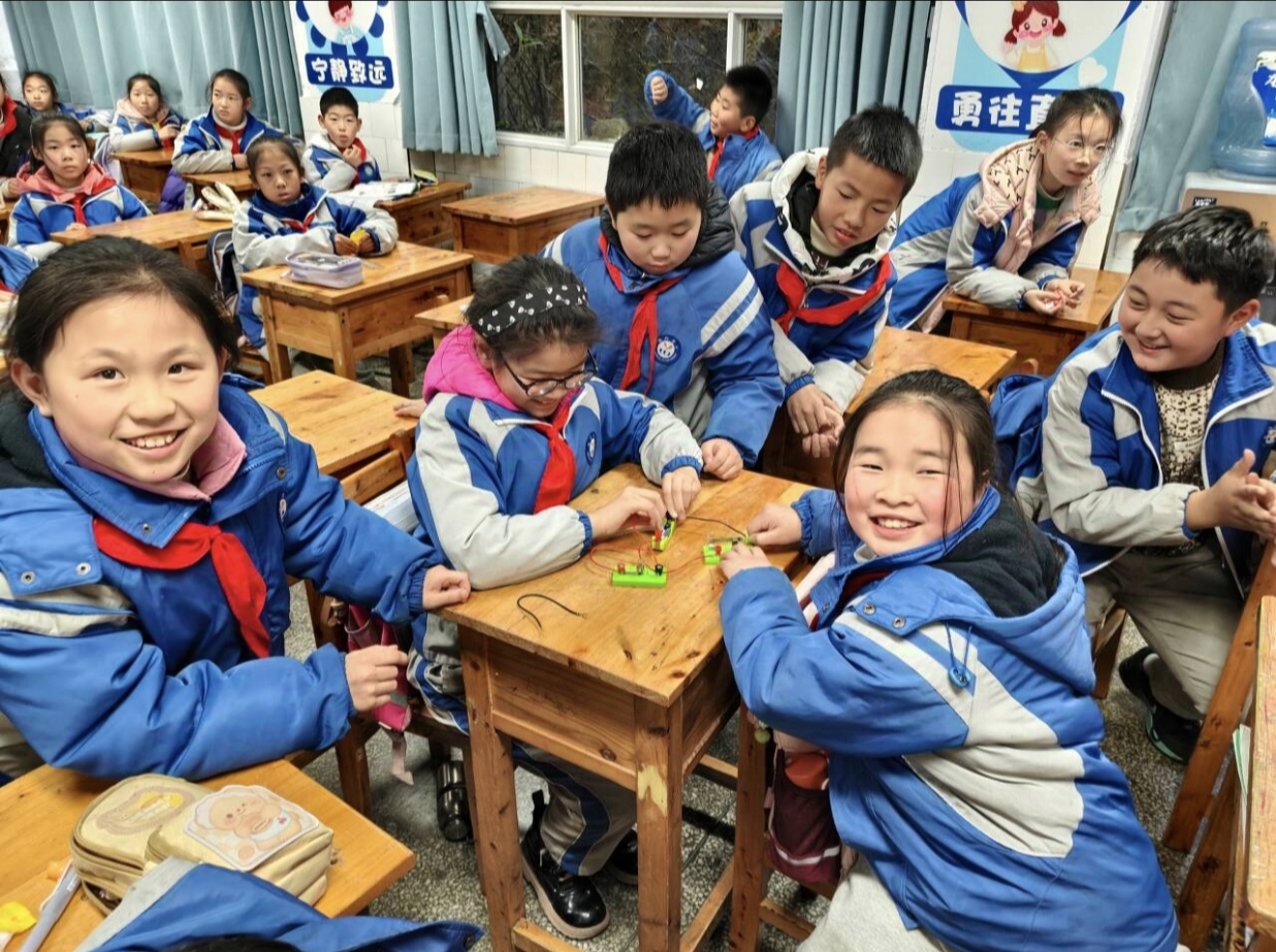 ��о����н�� �ഺʵ���Ե��������Ĵ�ũҵ��ѧ����ѧԺ����о���Ρ�ʵ�������ʵ��Բ����չ