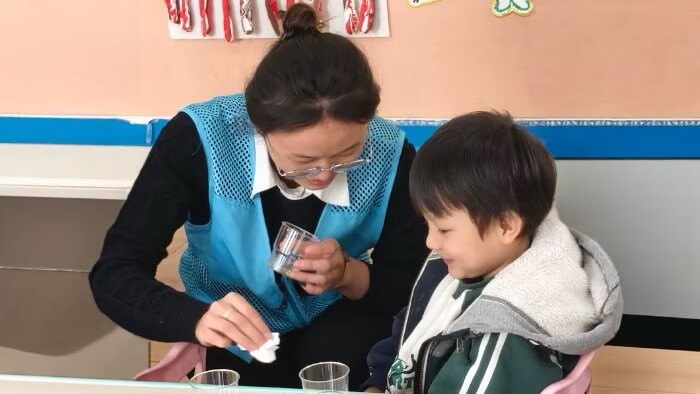 �ĳǴ�ѧ��ѧ����ѧԺө��־Ը����ӿ�չ������ͯ�ġ�־Ըͬ�С�������ѧ����ʵ����Ŀ