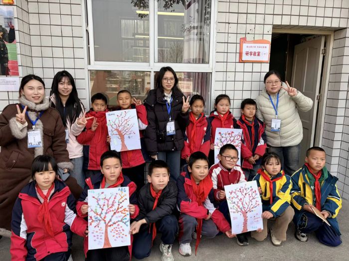 ���ϴ�ѧ����ѧ�����������ϴ���ʵ�����߽��ϴ����ɽ�� ��������ȫ+��ɫ������ʽ���� Ϊ��塰һ��һС��ϵ��ƽ��Ŧ��