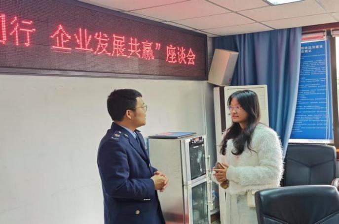 参加座谈会 张凯供图