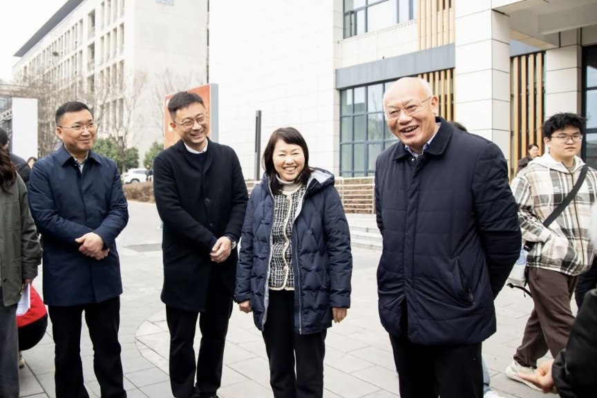 ������ҽҩ��ѧ��3��5�����ļ���ů����Ļ ᪻����ļ�־Ը