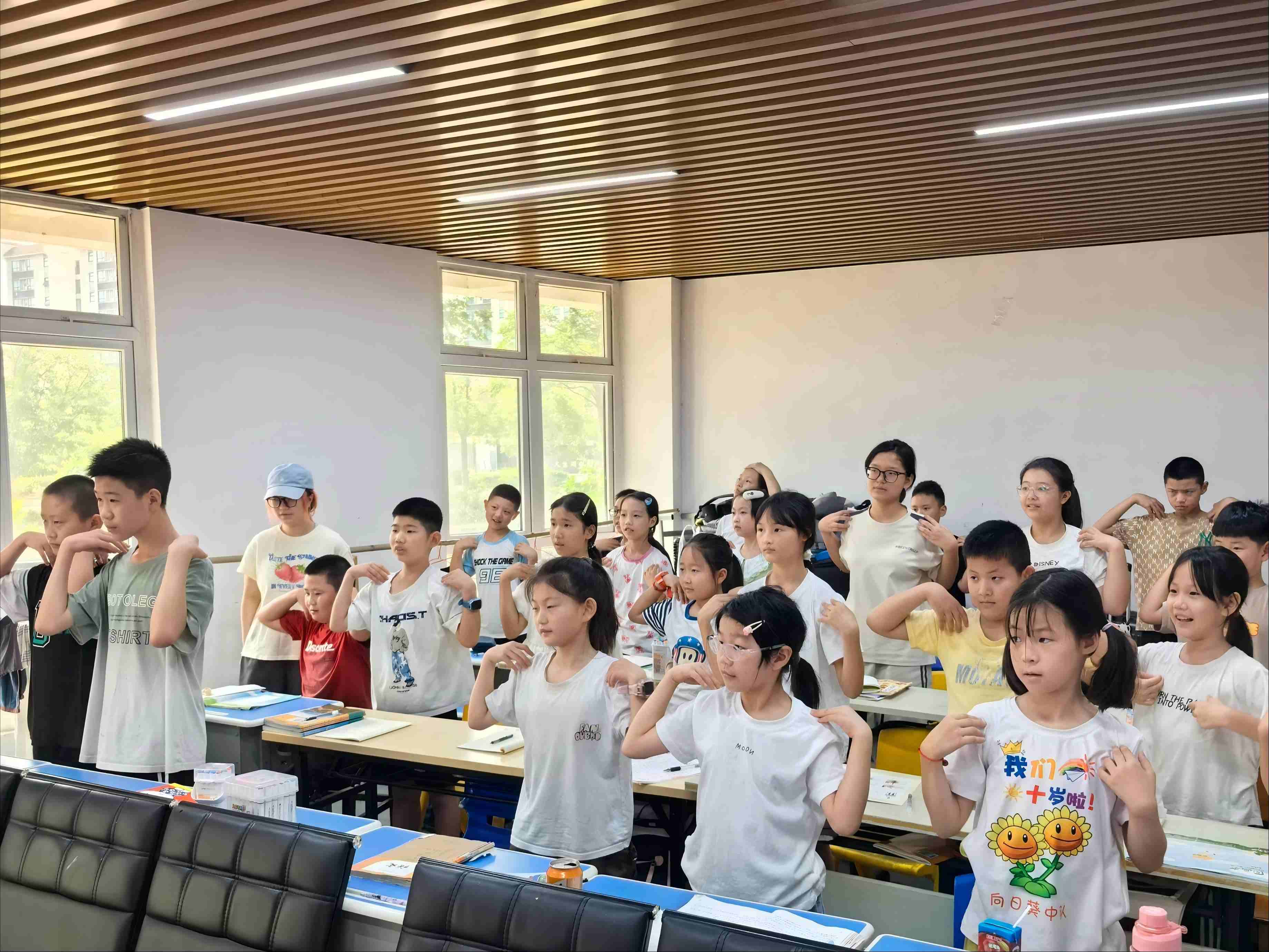 һέ�溽���������ഺʵ������������Ӧѧ���������������չϵ��־Ը����