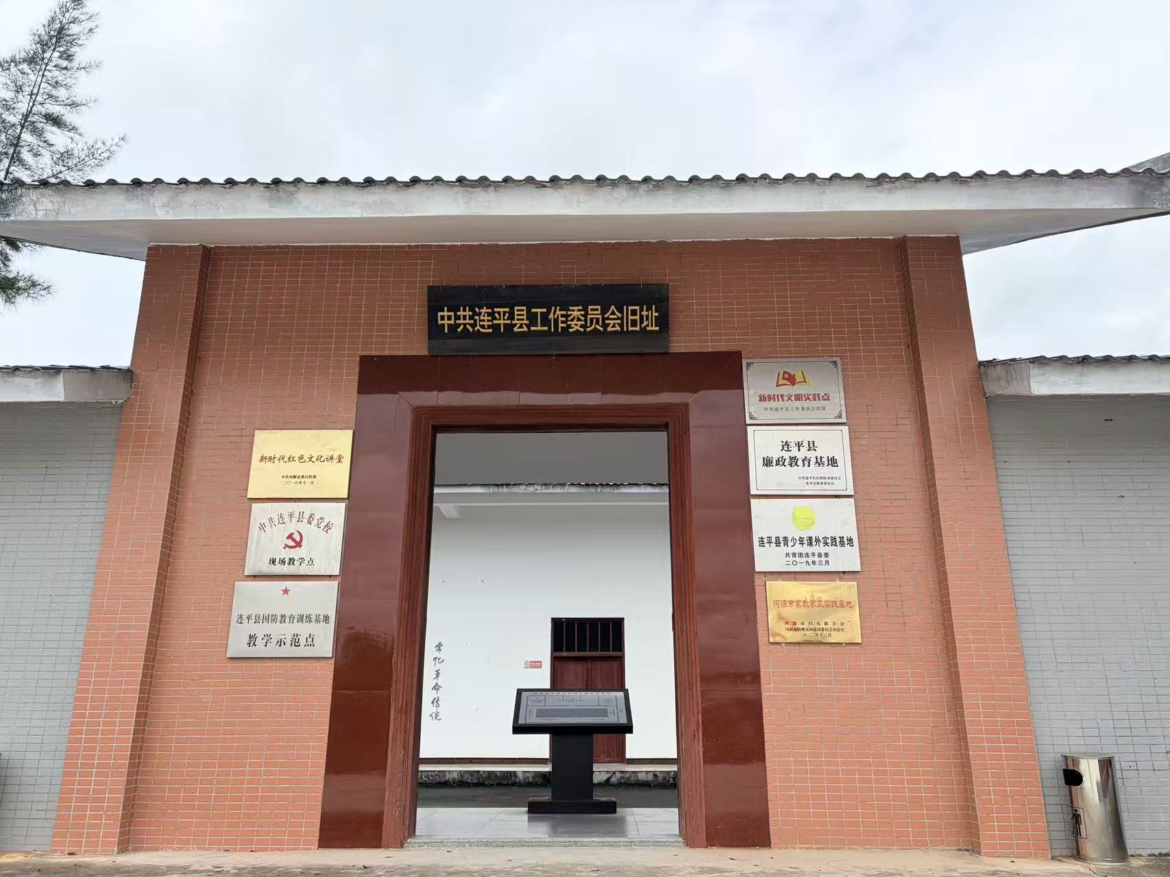 ���鲻��ɫ����ѧ��н������ѧ�Ӹ���ƽѰ�ú�ɫ��ַ